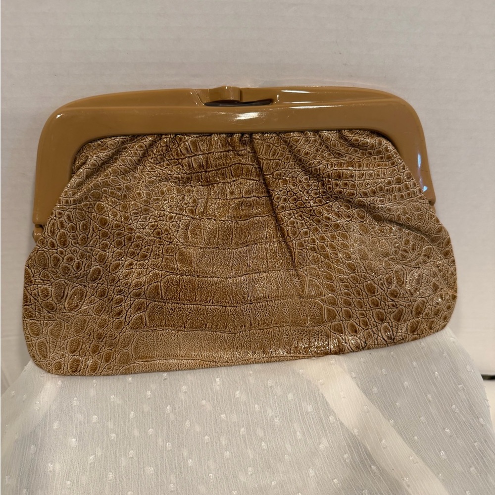 Elegant Tan Crocodile-Embossed Clutch